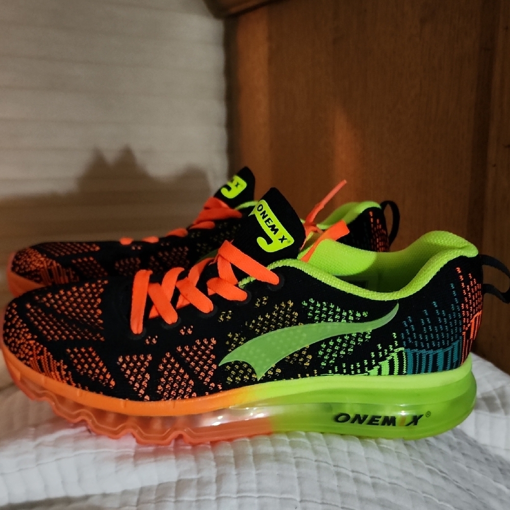 ONEMIX Vibrant Green Sneakers